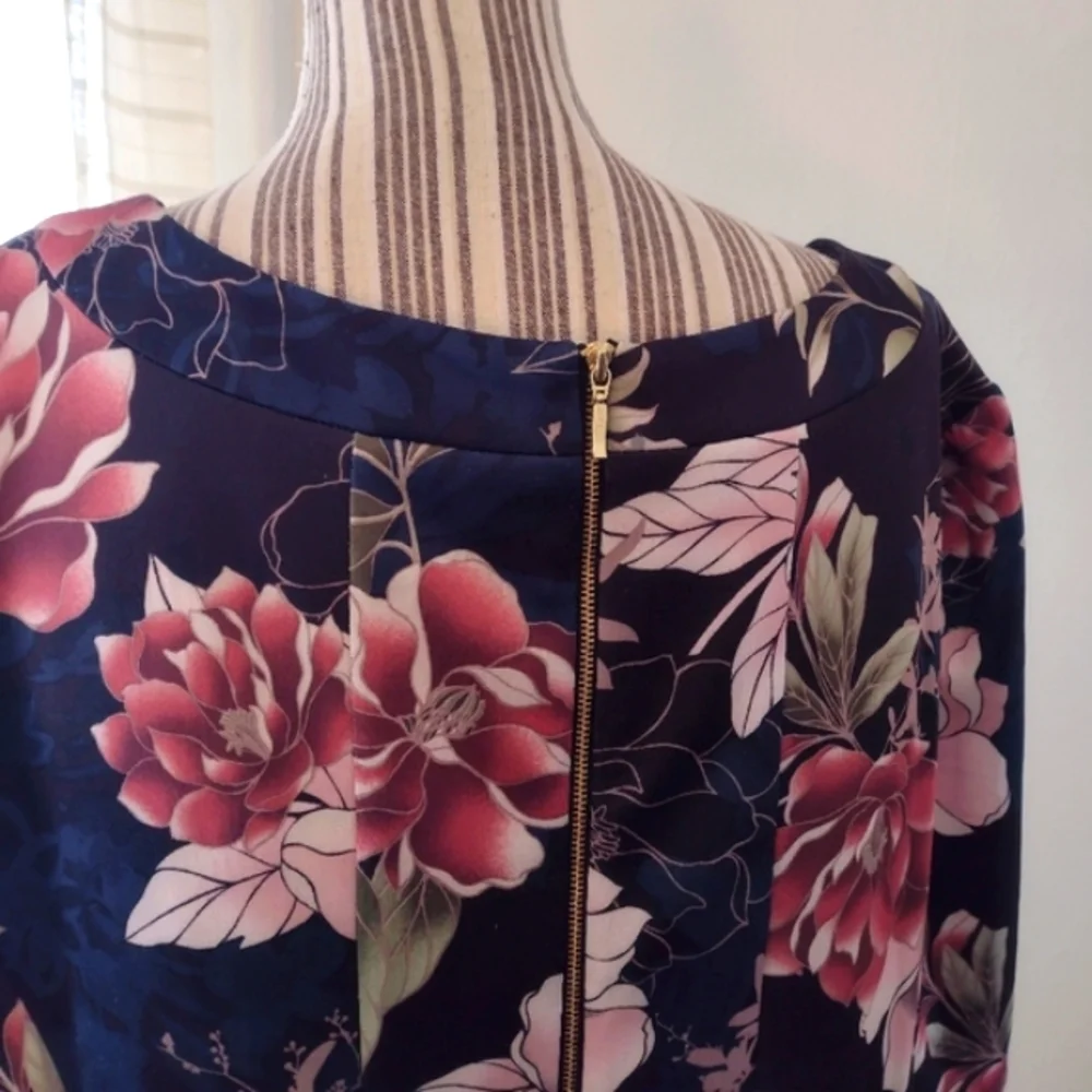 Roz & Ali Floral Midi Dress w/ Exposed Back Zipper Size 24 - Picture 4 of 9